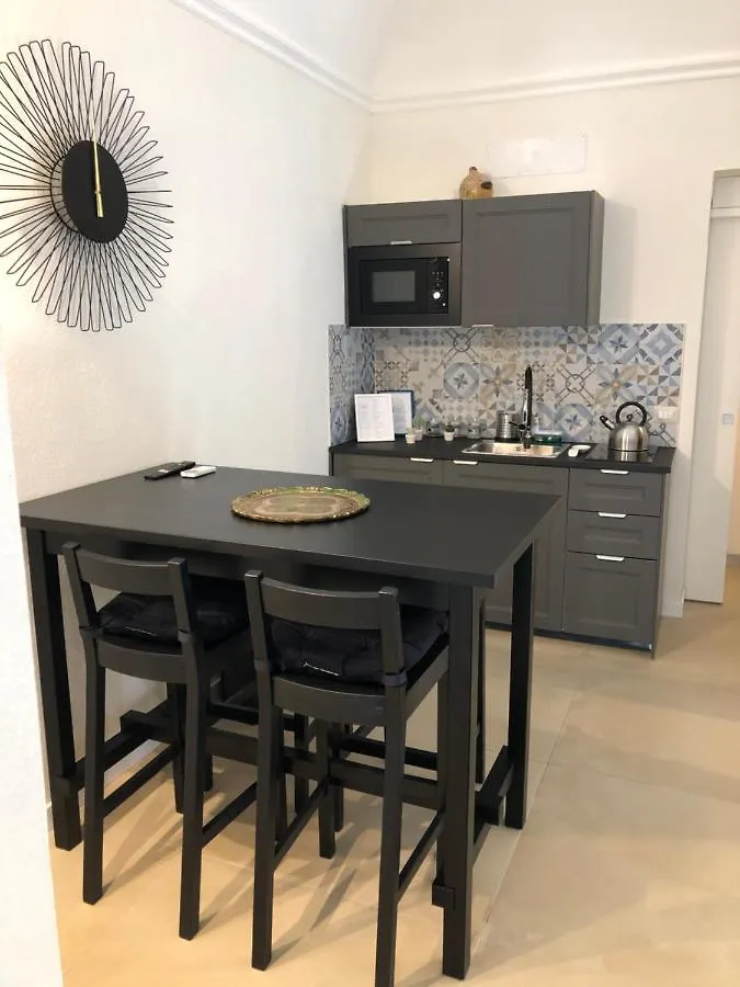 Casa vacanze Suite Caronda Aeroporto di Catania Fontana Rossa