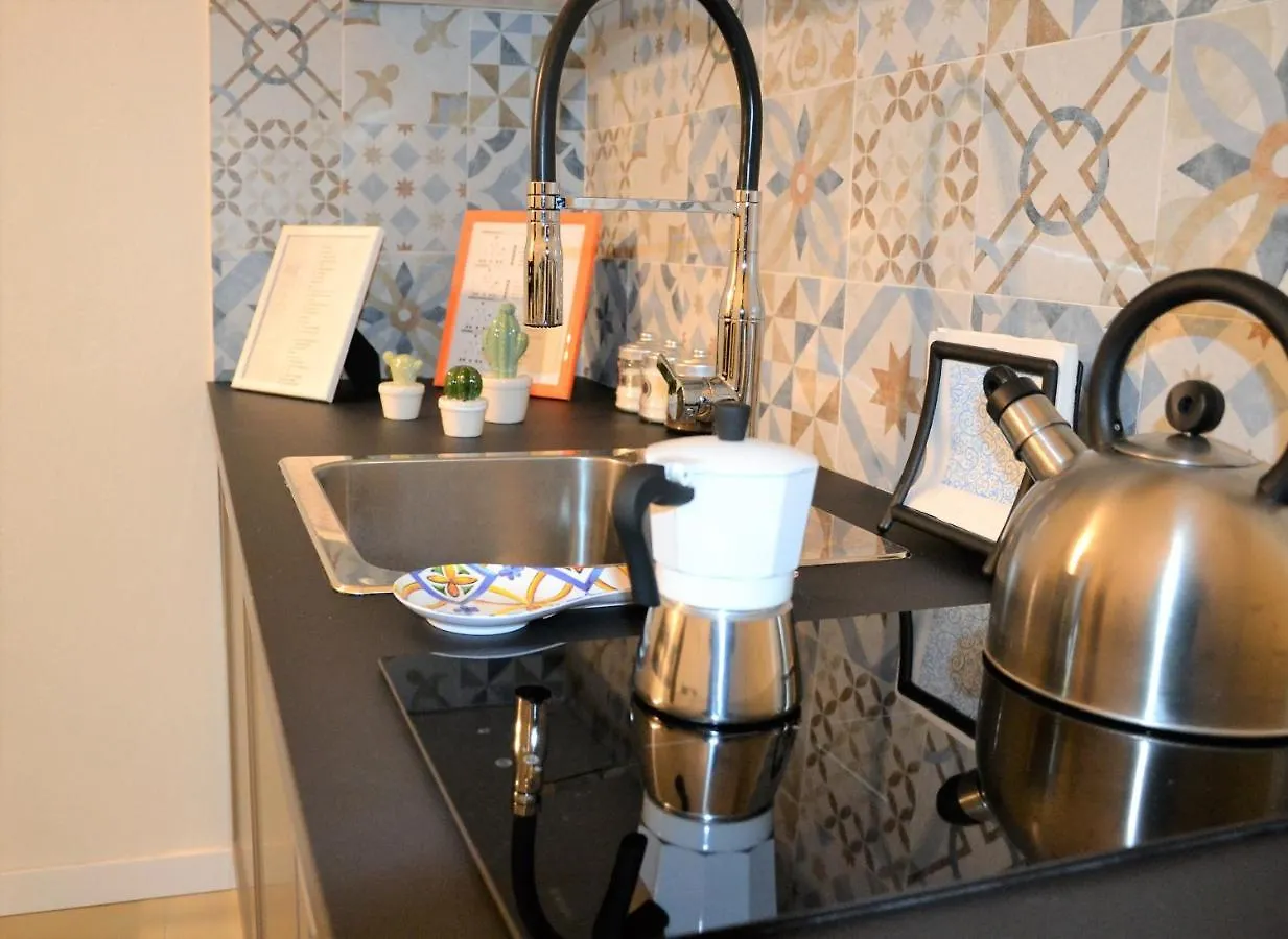 Casa vacanze Suite Caronda Aeroporto di Catania Fontana Rossa